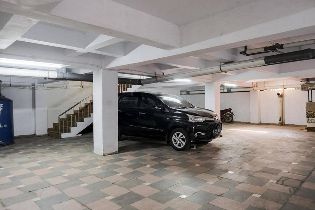 Reddoorz Plus Near Taman Anggrek Mall Yakarta Exterior foto